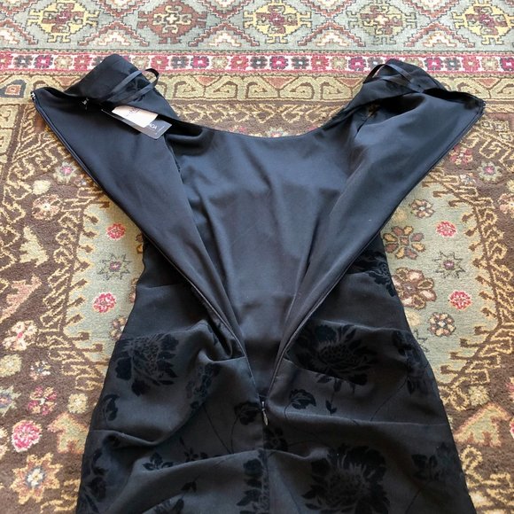 *NWT*Black Sheath Dress with Floral Velvet Detailing - Made in Canada - Size XXS - Picture 9 of 14